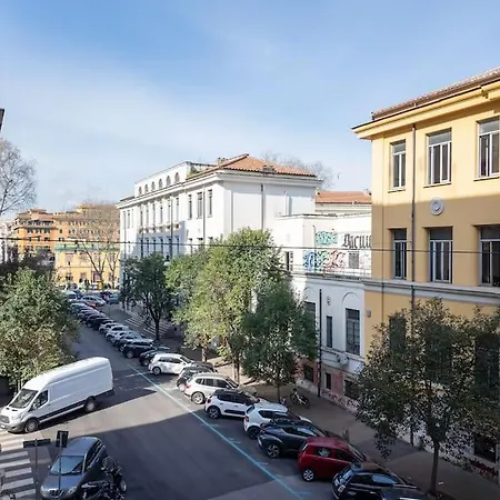 Wmr Near Vatican * Rome